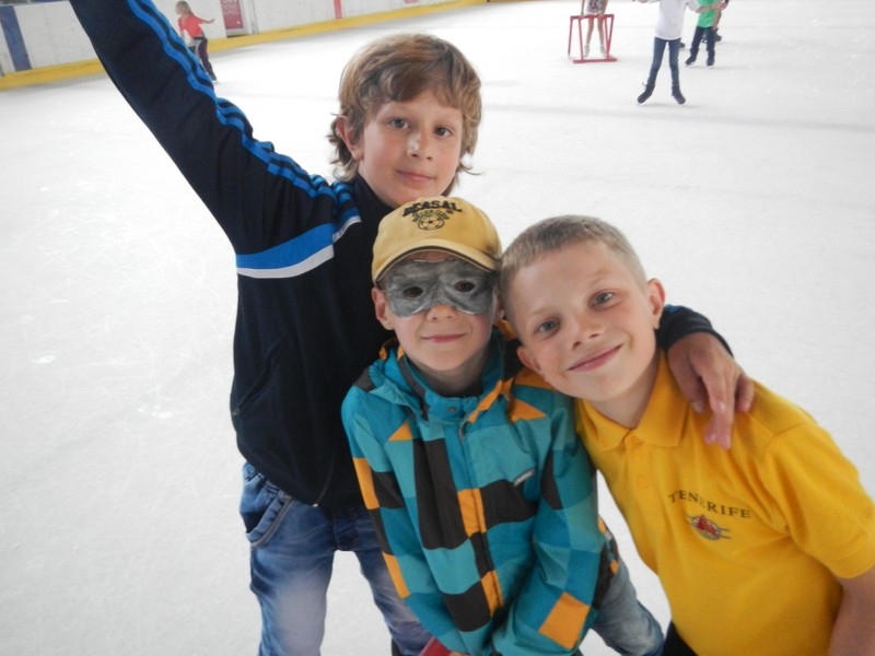 Village Camps International Summer Camp Leysin, Switzerland 2025-08-09 https://www.villagecamps.com/journals_admin/images/683-12-iceskating (31).jpg